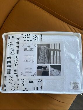 7pc SET HONEST ORGANIC COTTON White & Black Patterned Baby Bedding Set